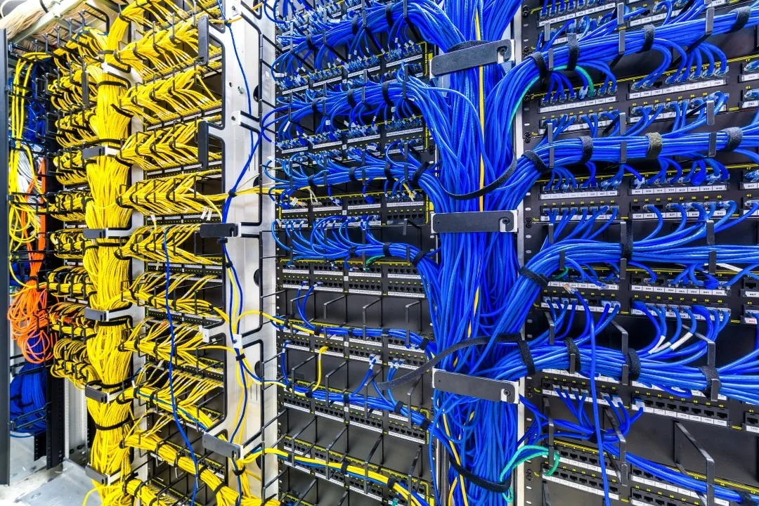 Wired vs. Wireless: What LA Offices Are Doing in 2025 to Stay Fast and Secure